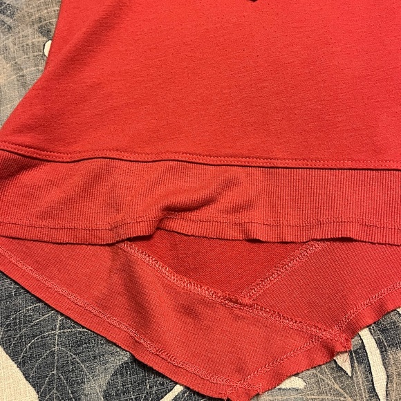 CUPIO Coral Asymmetrical Hem Long Sleeve top!!  Size L - Picture 4 of 9